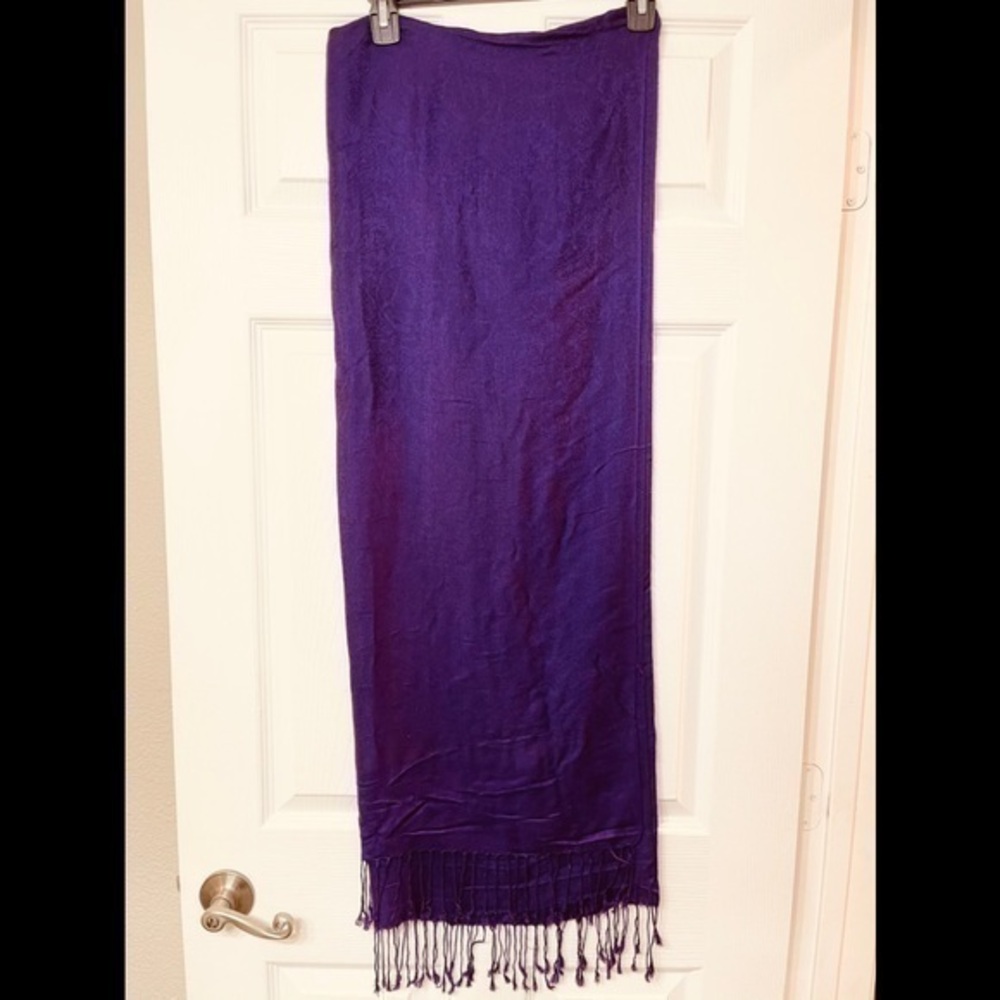 Gorgeous purple paisley pashmina scarf